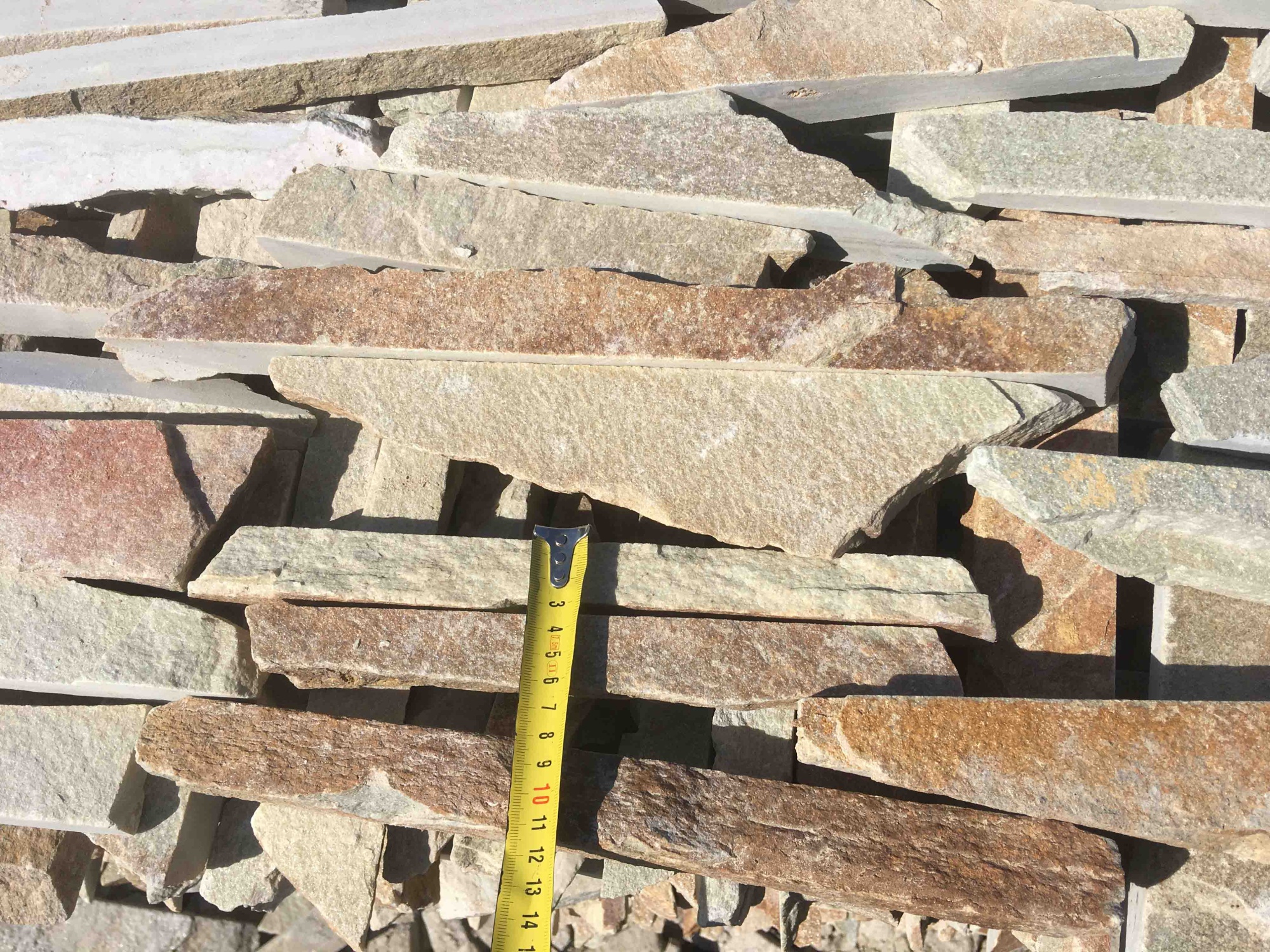 Горбушка златолит золотистый для облицовки купить в Лысьве