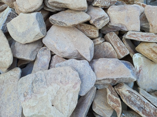 Златолит жёлтый, жёлто-зелёный глыбки и валуны для ланшафтного дизайна купить в Лысьве