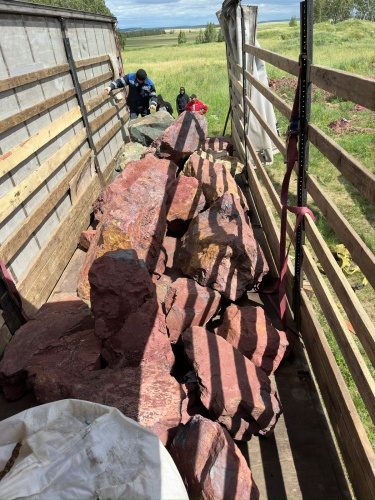 Ландшафтные глыбы красно-фиолетовые 200-1000 килограмм купить в Лысьве