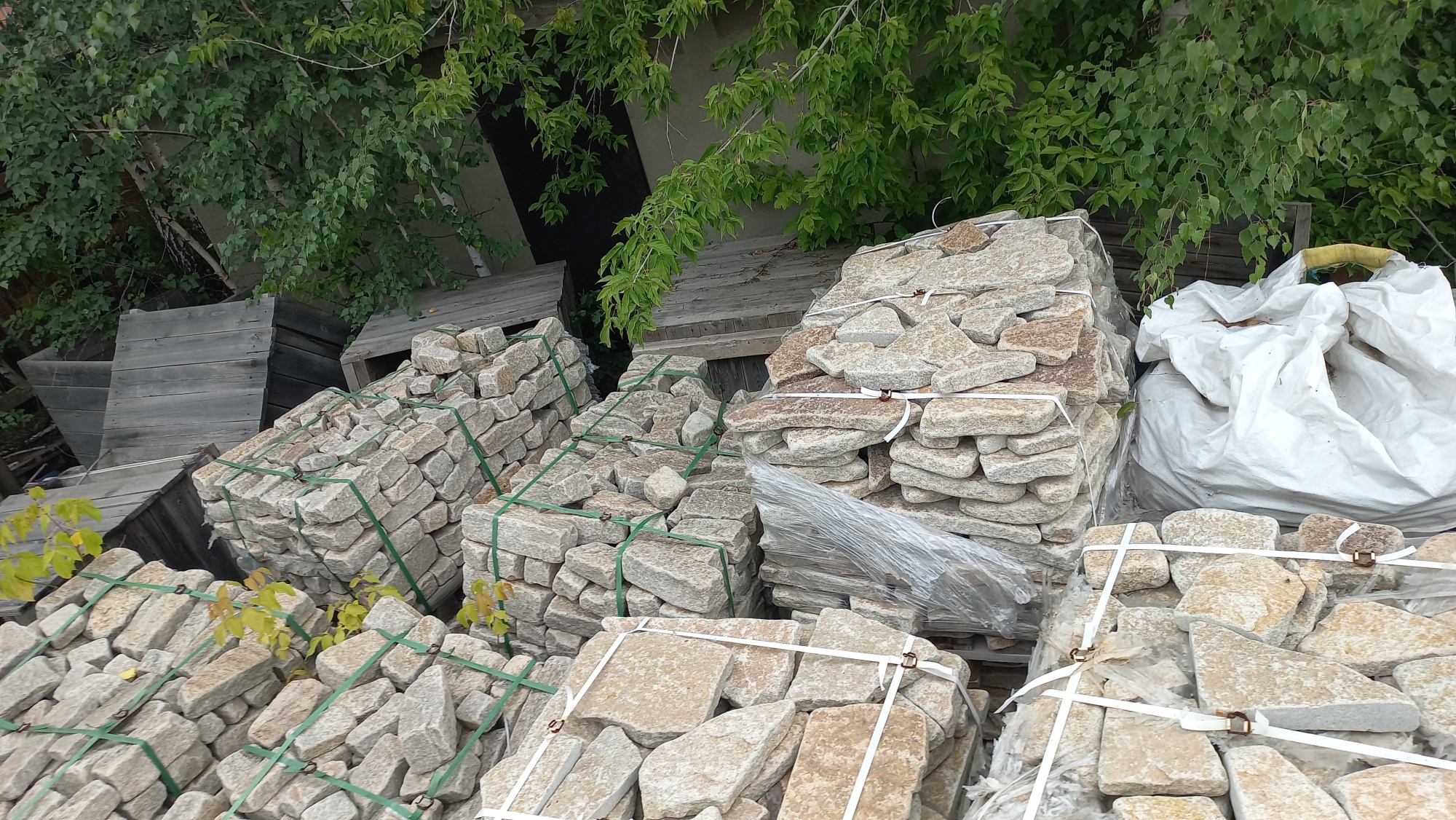 Плитняк гранитный галтованный купить в Лысьве