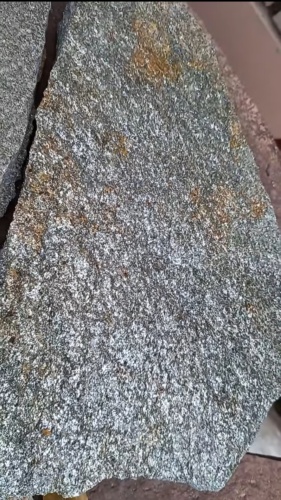 Плитняк златолит серебристый для цоколя, отмостки купить в Лысьве