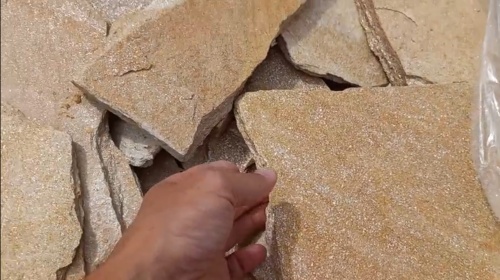 Плитняк златолит жёлтый золотистый для отмостки купить в Лысьве