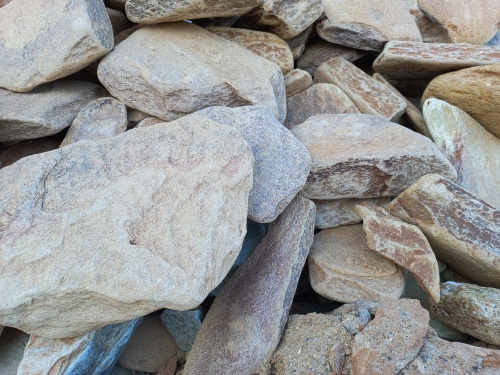 Златолит жёлтый, жёлто-зелёный глыбки и валуны для ланшафтного дизайна купить в Лысьве