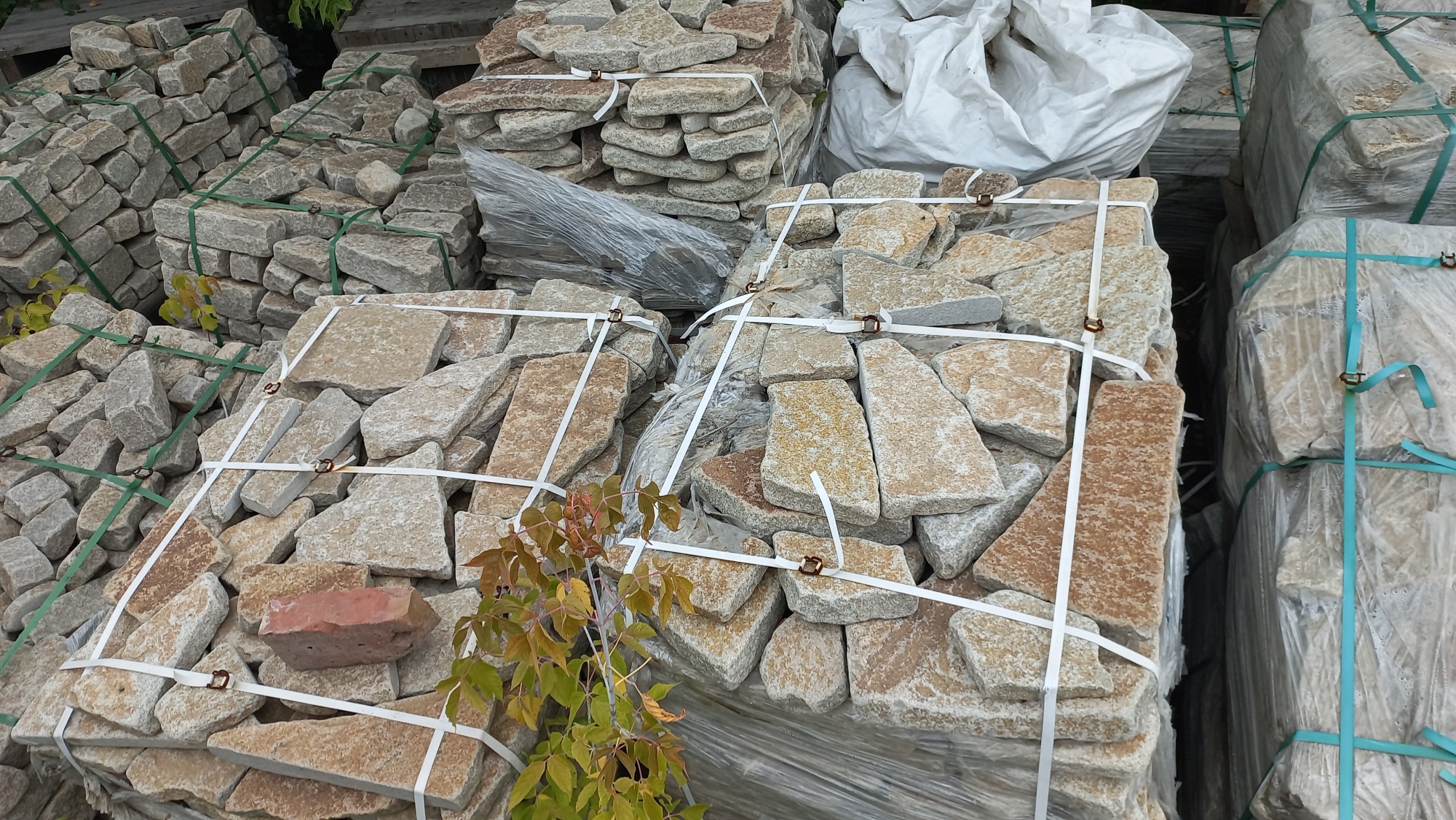 Плитняк гранитный галтованный купить в Лысьве