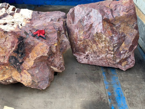 Ландшафтные глыбы красно-фиолетовые 200-1000 килограмм купить в Лысьве