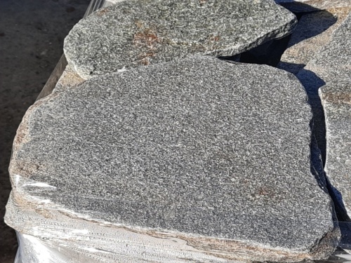 Златолит серебристый галтованный для лестниц купить в Лысьве